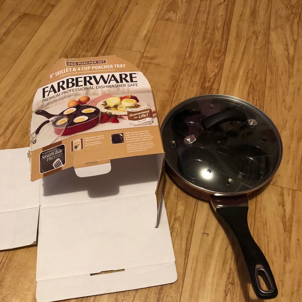 8” Skillet & 4 Cup Poacher Tray